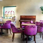 Hotell Marina Grand