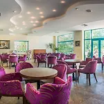 Marina Grand Hotell 4*