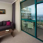 Marina Grand Hotell 4*