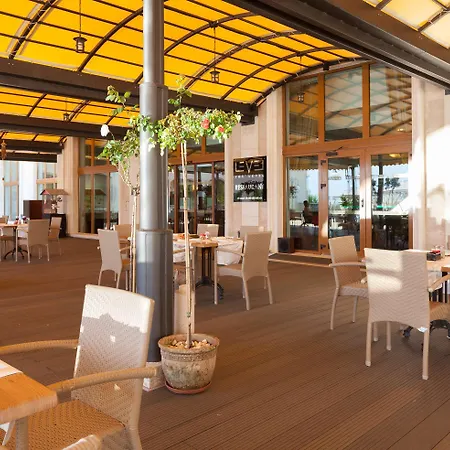 玛琳娜大海滩全包式酒店 4* 金沙