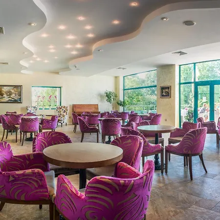 Marina Grand Hotel 4*