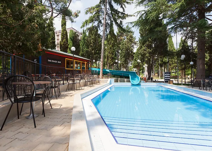 Ξενοδοχείο Marina Grand 4*