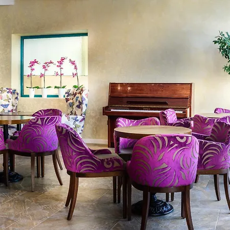 Отель Marina Grand