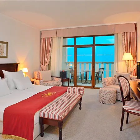 فندق Marina Grand