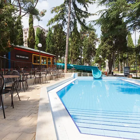 Готель Marina Grand 4*