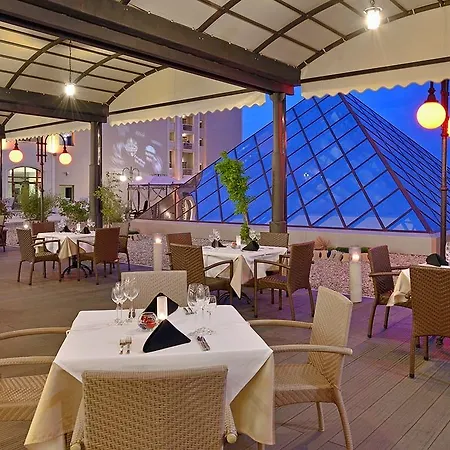 Marina Grand Hotel 4*