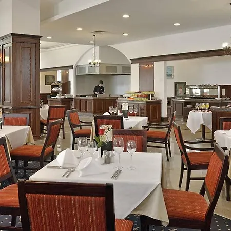 Marina Grand Hotel 4*