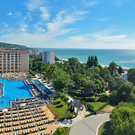 Готель Marina Grand