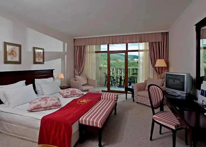 Marina Grand Hotel 4*